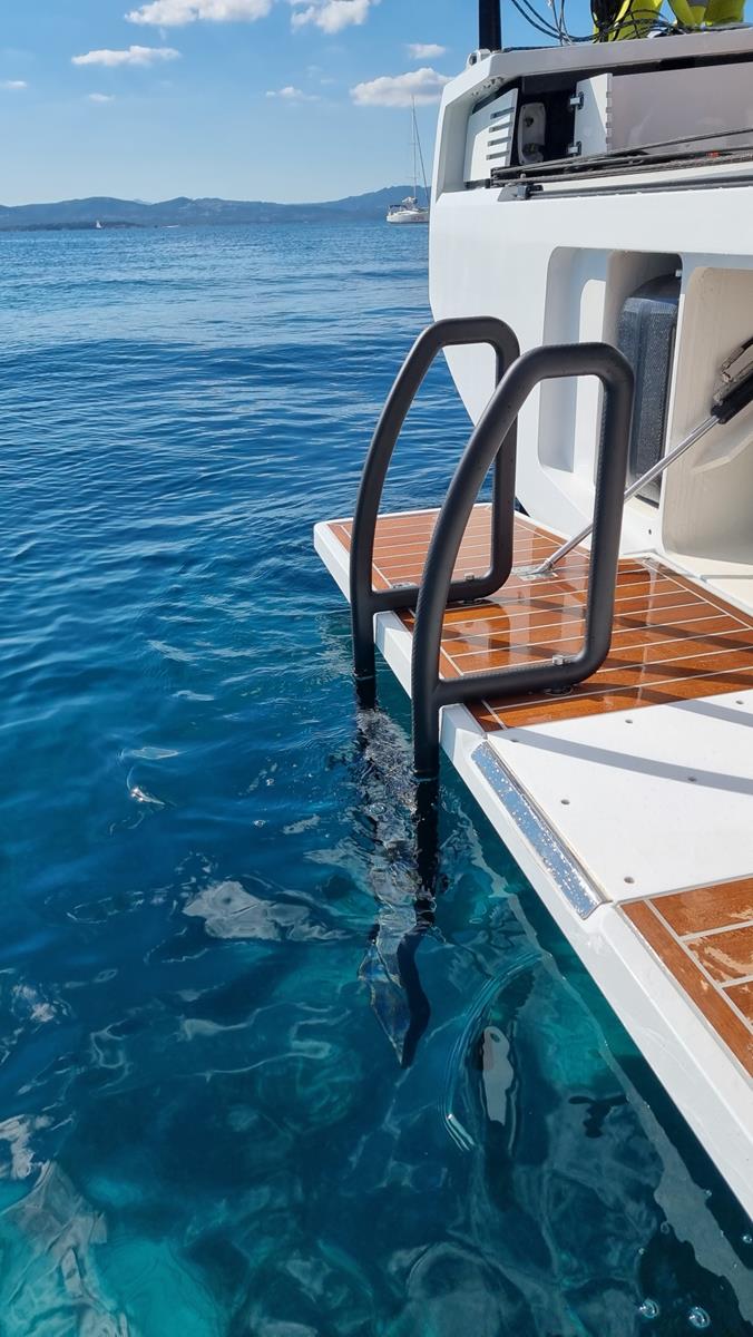 Fused_Composite_Design_FC3_56_Swim_Ladder (1)